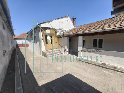 Casa de vanzare cu 3 camere in Sebes, Jud. Alba zona rezidentiala