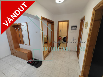 De vanzare apartament 3 camere cu garaj, zona pietii, Sebes, Alba 75mp